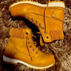 Lugz style boot